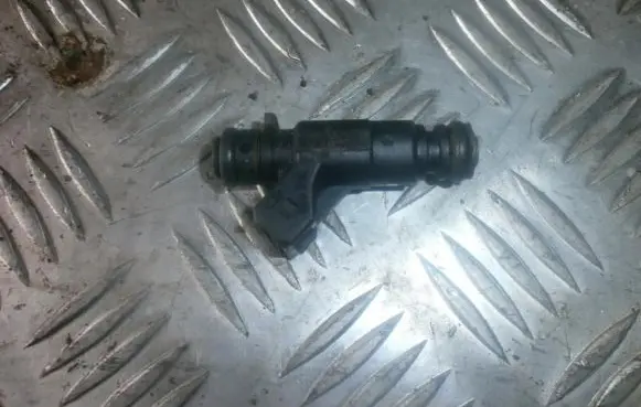 Mercedes-Benz C W202 Fuel injector 0280155742