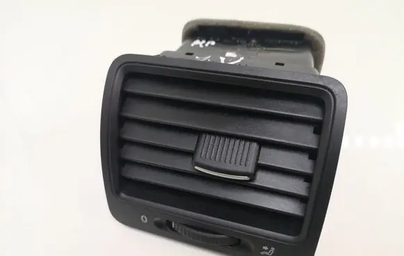 Volkswagen Jetta V Dashboard side air vent grill/cover trim 1K0819709 1K0810703