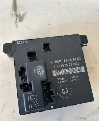 Mercedes-Benz E W211 Door control unit/module 2118201626