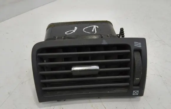 Toyota Avensis T250 Dashboard side air vent grill/cover trim