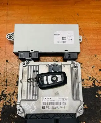 BMW 5 F10 F11 Engine control unit/module 8573257 0281019680