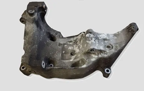 BMW 3 E90 E91 Generator/alternator bracket