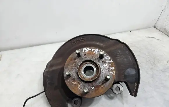 Honda CR-V Front wheel hub