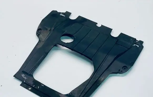 Nissan Note (E11) Engine splash shield/under tray 758909U01A
