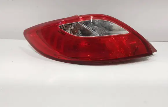 Mazda 3 I Rear/tail lights d65151160