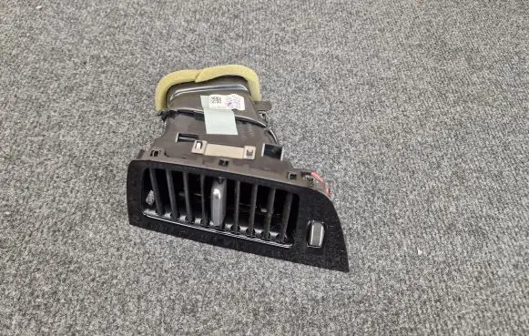 Volvo XC90 Dash center air vent grill 31651283 31366454