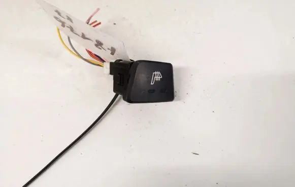 Hyundai i30 Seat heating switch