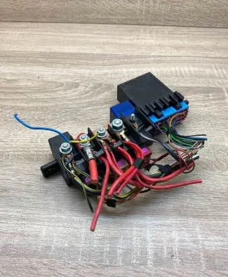 Volkswagen Golf IV Fuse box set 8L0941822A 431951253H