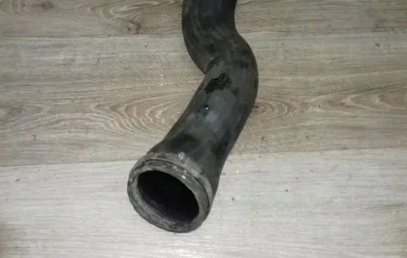 Volvo XC70 Intercooler hose/pipe 30680218