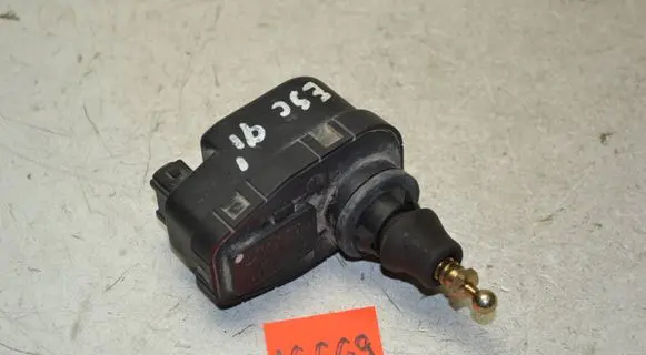 Ford Escort Headlight level adjustment motor VAD12V067 0307851304