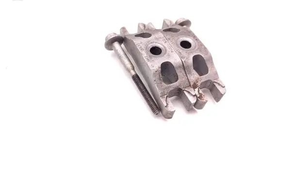 Volkswagen Touran II Fuel Injector clamp holder 03L216
