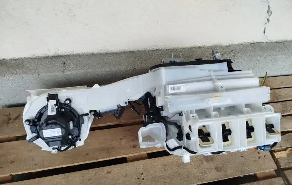 Peugeot 3008 II Interior heater climate box assembly 5P1320300