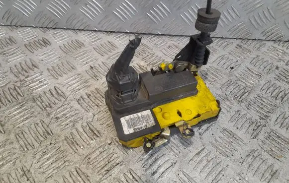 Volvo V70 Front door lock 30699749