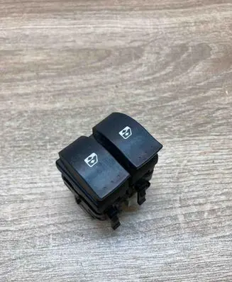 Renault Megane II Electric window control switch 315033A