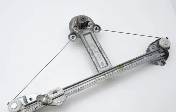 Opel Astra H Rear door manual window regulator 13100421