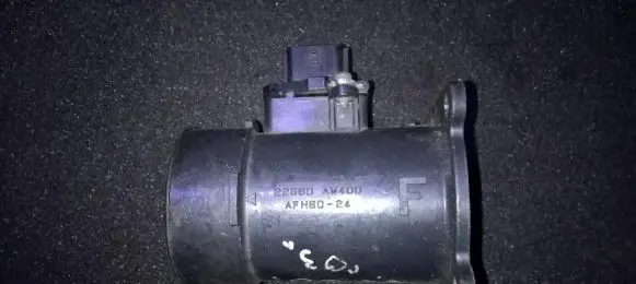 Nissan Primera Mass air flow meter 22680aw400 afh60-24