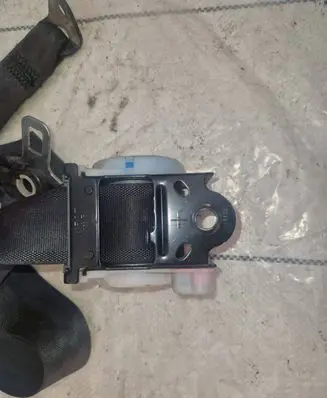 Mitsubishi Pajero Rear seatbelt N1527