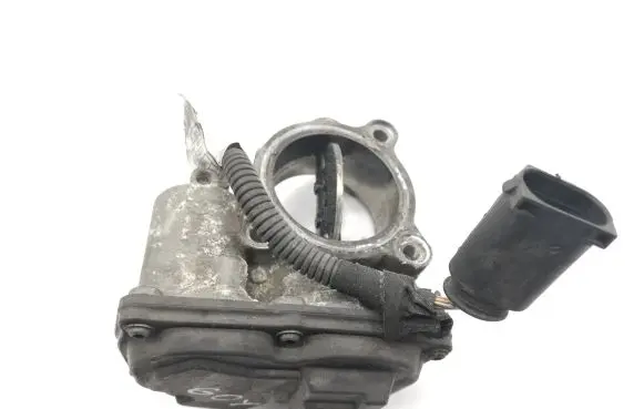 Toyota Verso-S Throttle valve 3465672