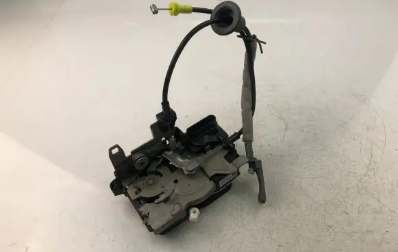 Volvo S90, V90 Coupe door lock (next to the handle) 31349894