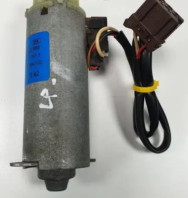 Mercedes-Benz S W220 Seat adjustment motor 2208201542