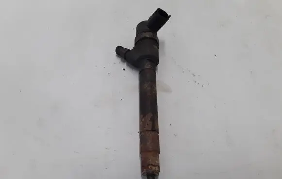 Volvo XC60 Fuel injector 30777526