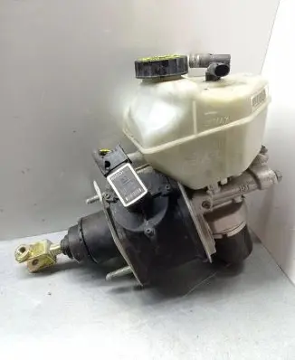 Mercedes-Benz E W211 Master brake cylinder A0004300312