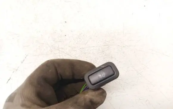 Skoda Octavia Mk2 (1Z) Alarm switch 6Q0962109B