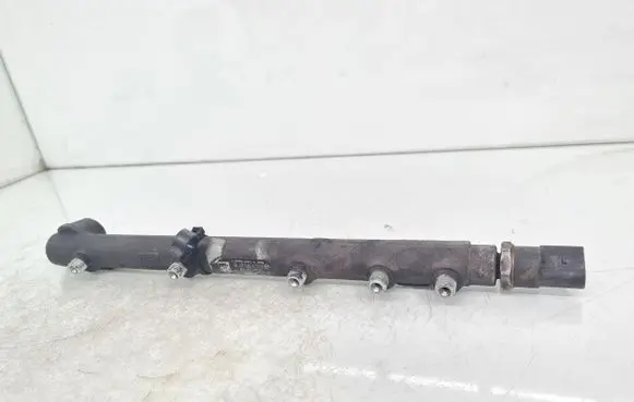 Mercedes-Benz Vito Viano W639 Fuel main line pipe A6110700395 0445214038 0281002504