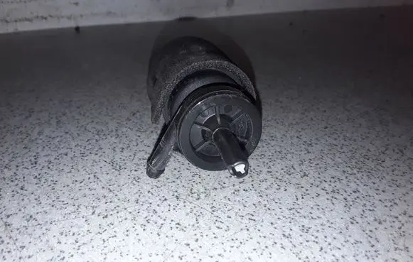 BMW 3 E46 Windscreen/windshield washer pump 8362154