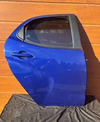 Toyota Yaris XP210 Rear door