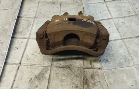 KIA Sportage Front brake caliper