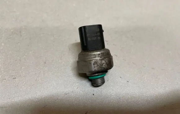 Air conditioning (A/C) pressure sensor