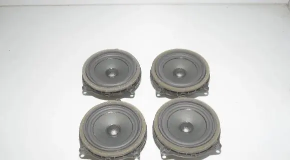 BMW 2 F46 Front door speaker 9274700 65139274700 8715685