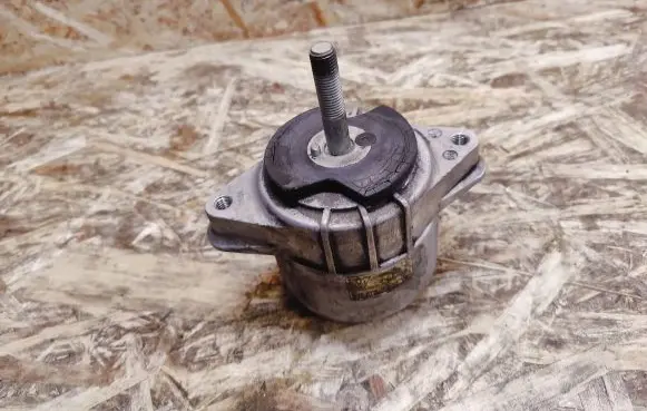 Porsche Panamera (970) Engine mount bracket 94837506200