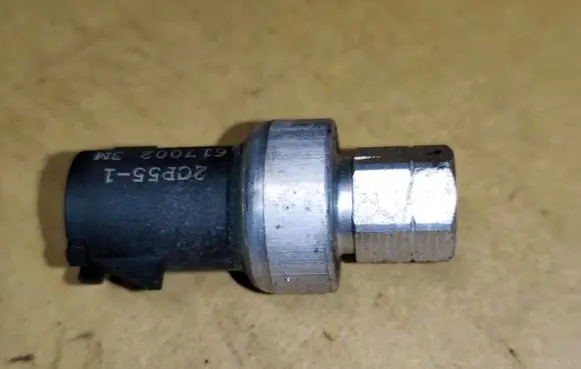 Chrysler 300 - 300C Air conditioning (A/C) pressure sensor 2CP551