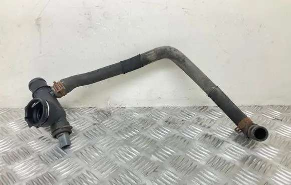 Engine coolant pipe/hose