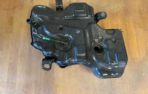 BMW 1 F40 AdBlue liquid reservoir 7399290