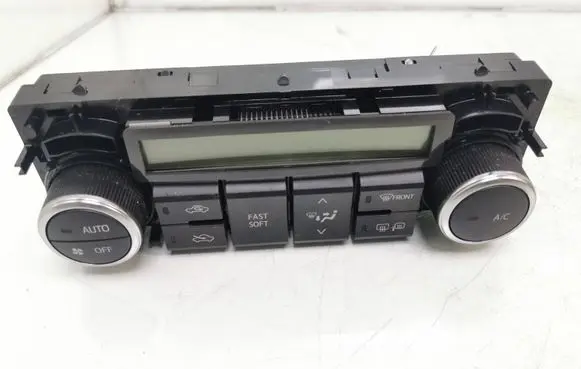Toyota Auris E180 Climate control unit 5590002380 6983S38A
