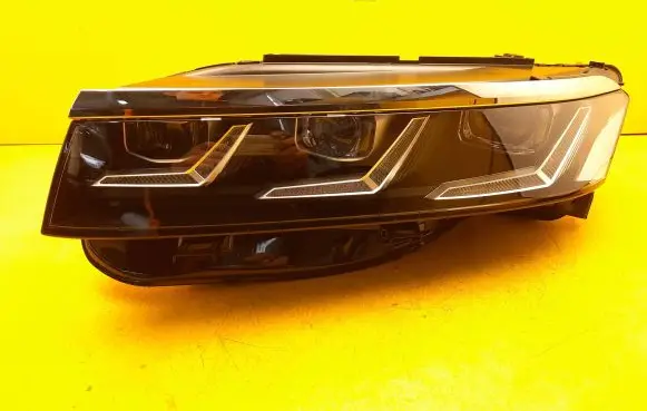 Volkswagen Touareg III Headlight/headlamp 761941081F