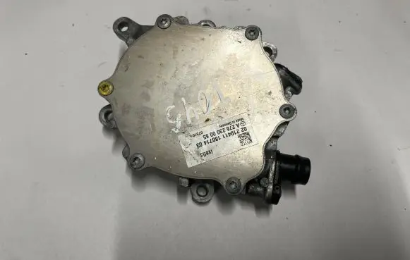 Mercedes-Benz CLS C218 X218 Vacuum pump A2762300065