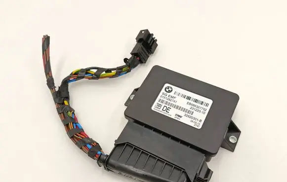 BMW 5 F10 F11 Hand brake control module 6863277 7550542 9134047