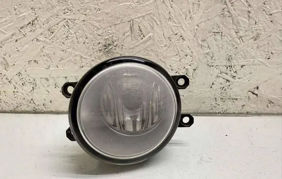 Toyota Auris 150 Front fog light 812200D040
