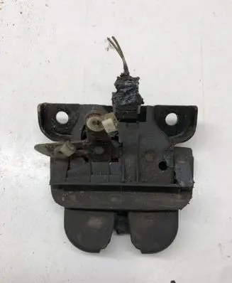 Audi A6 S6 C5 4B Tailgate/trunk/boot lock/catch/latch