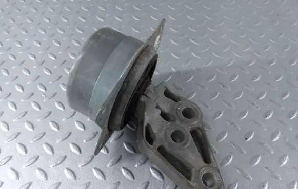 Cadillac XTS Gearbox mount 22849847
