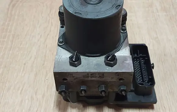 Audi A6 S6 C6 4F ABS Pump 4F0910517A
