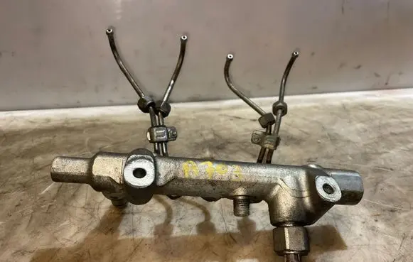 Opel Meriva A Fuel main line pipe 257591882
