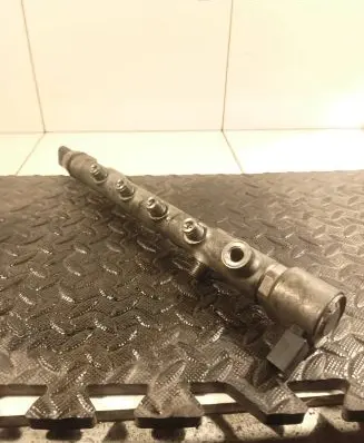 Mercedes-Benz E W212 Fuel main line pipe A6510700495 R9144Z240A 3215012320