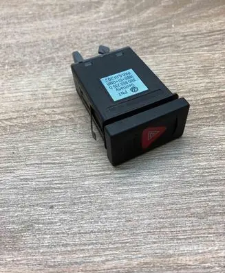 Volkswagen PASSAT B5 Hazard light switch 3B0953235D