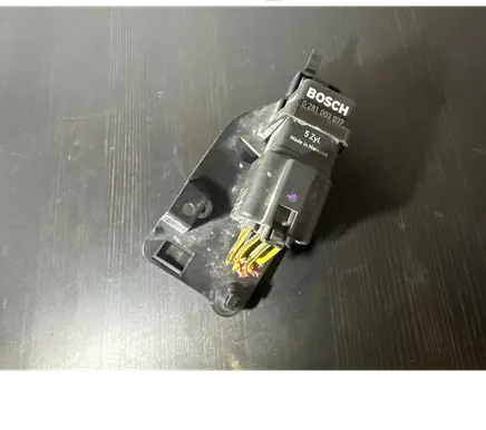 Volvo XC60 Glow plug pre-heat relay 0281003037