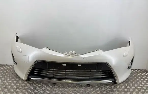 Toyota Auris E180 Front bumper